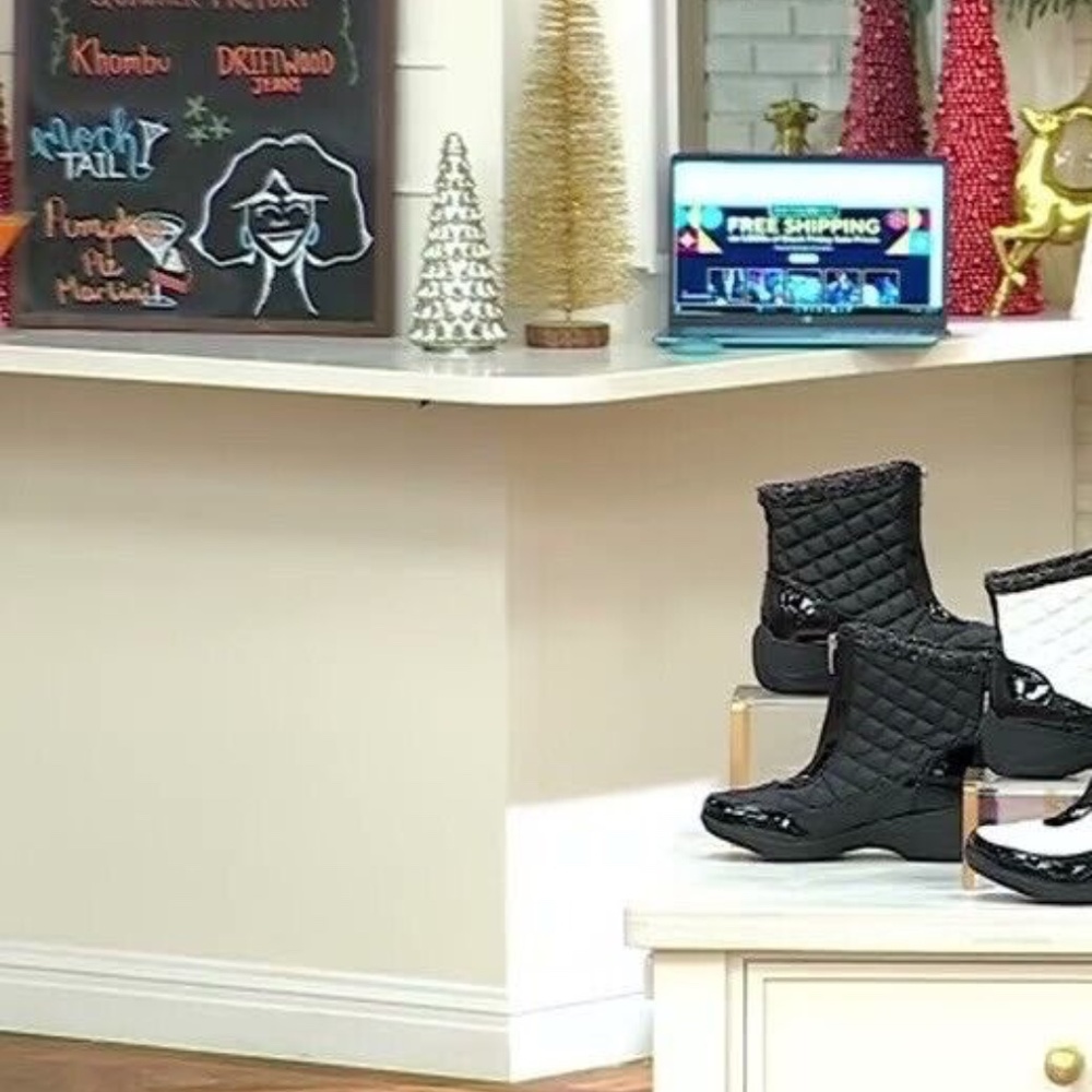 New Khombu Women's Shoe Ankle Boots Bootie Megan Waterproof Front Zip NIB Black - Picture 4 of 8